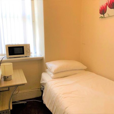 Budget Rooms Crosskeys Newport  Exterior foto